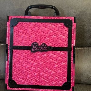 Used Barbie closet (No clothes included)